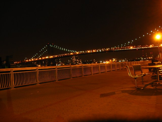 Williamsburg Bridge bei Nacht