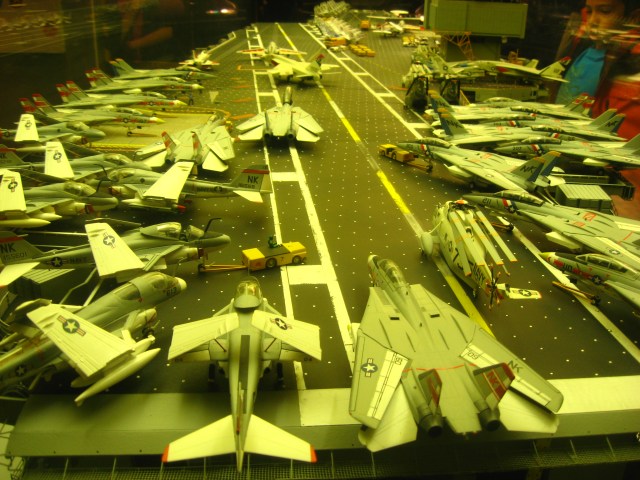 Flugdeck der USS Enterprise im Modell
