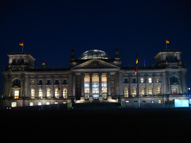 Reichstag bei Nacht