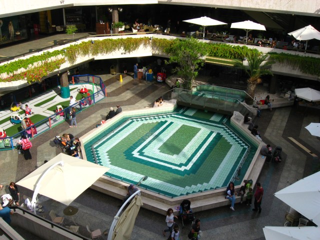 Atrium der City Garden Mall