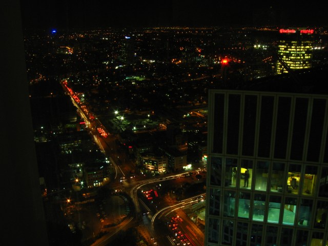 Langzeitaufnahme vom Azrieli Observatory aus