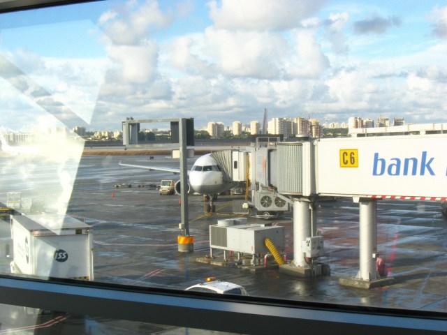 A321 an Gate C6