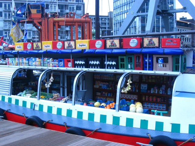 Schwimmender Krämerladen