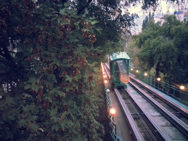 Zahnradbahn neben der Potemkin-Treppe.