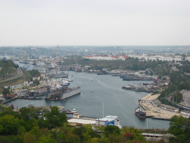 Pivdenna bay mit Zoom