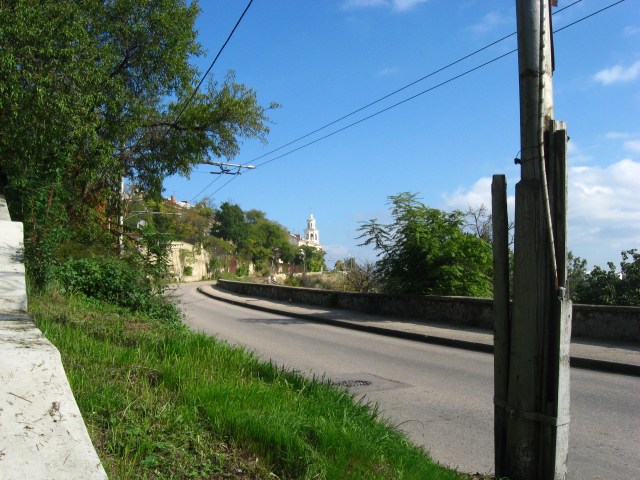Küstenstraße an der Pivdenna-Bucht Richtung Norden
