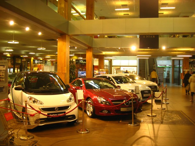Autos in der Mall