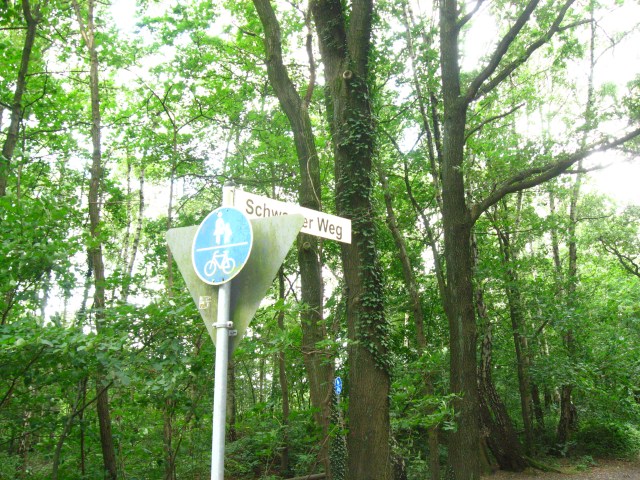 Verkehrsschild Schwarzer Weg