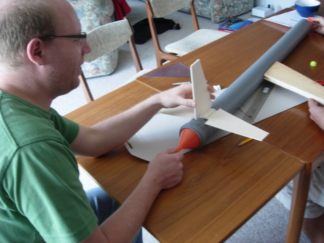 Das Flugzeug nimmt Formen an