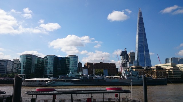 HMS Belfast und ein mir unbekanntes Hochhaus