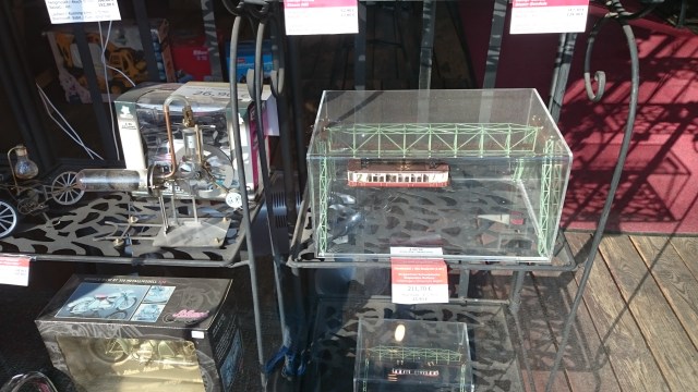 Dampfmaschinenladen Schaufenster