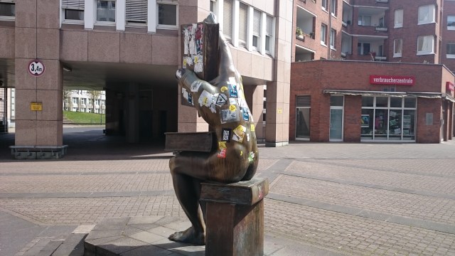 Skulptur hinter dem Hauptbahnhof