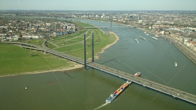 Rheinkniebrücke von oben
