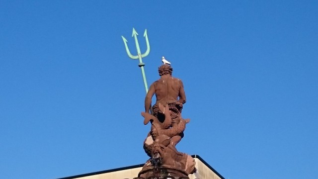 Poseidon mit Taube