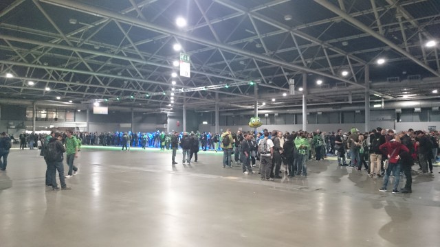 Viele Ingressspieler verloren in der großen Messehalle