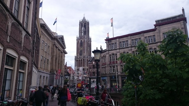 Der Turm des beeindruckenden Doms zu Utrecht